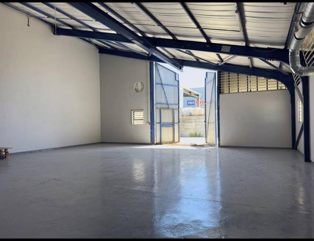 INDUSTRIAL PROPERTY TO RENT IN CLAREMONT